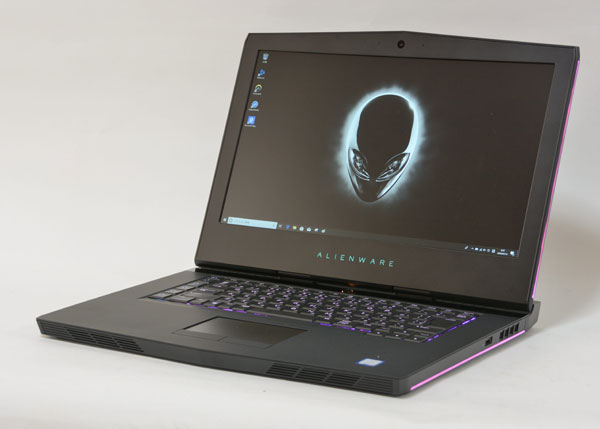 Q[~Om[g Alienware 15