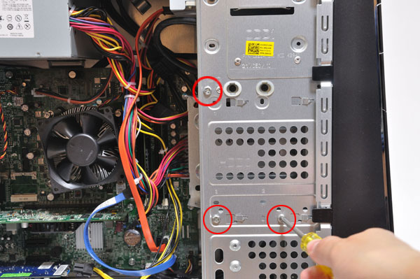 Xps 00にハードディスクを増設する方法 ハードディスク増設 その２ ハードディスクをxps 00本体内部に取り付ける手順